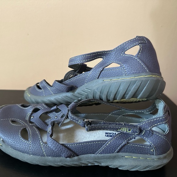 🌸JBU by Jambu🌸 grey sandals. - Picture 8 of 8